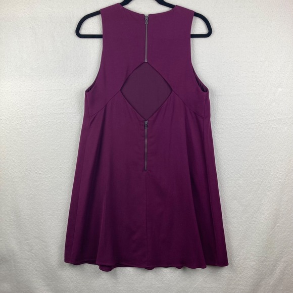 Alice + Olivia Dresses & Skirts - Alice + Olivia Open Back Flare Purple Casual Party Dress Size Medium